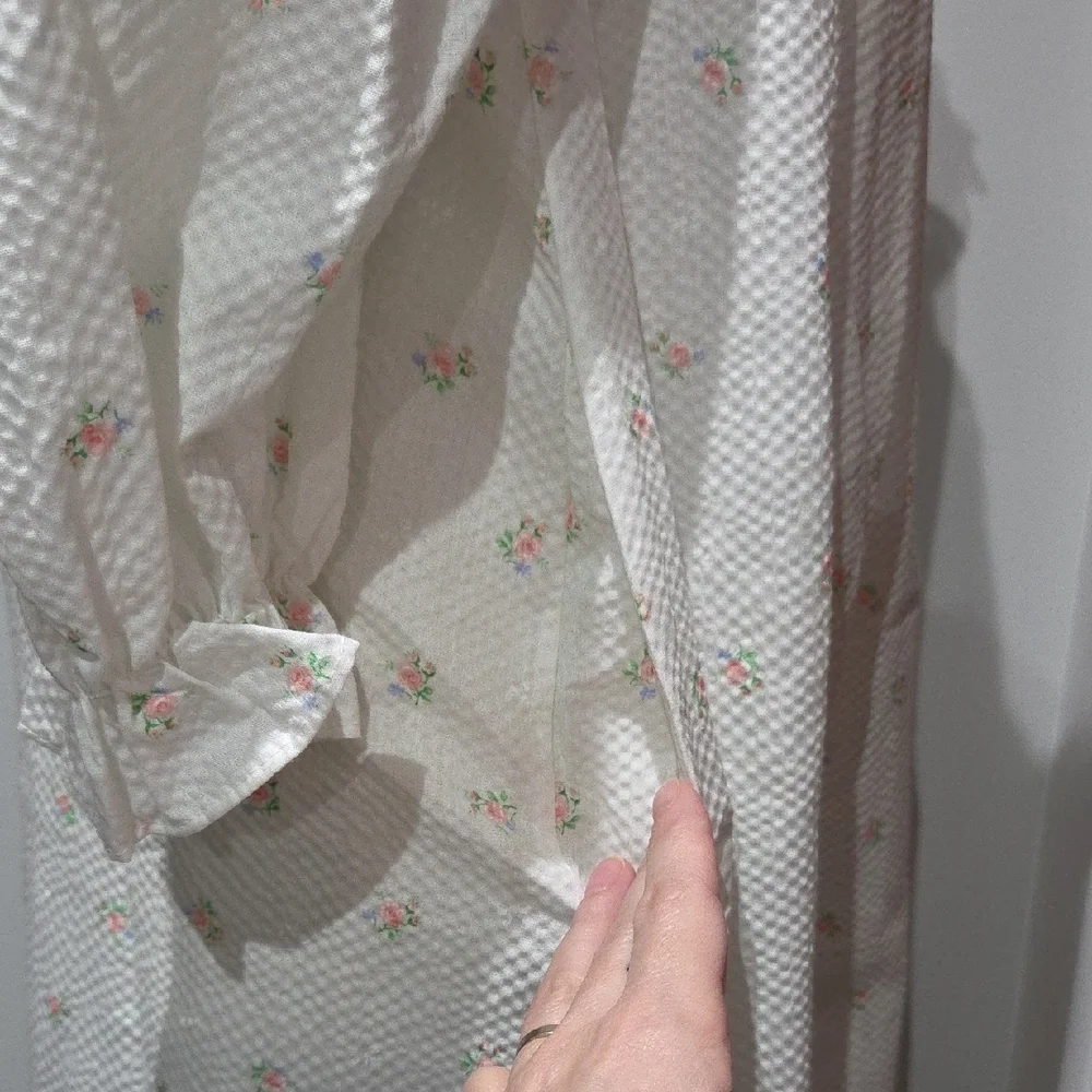 Vintage Gilligan & O'Malley White Floral Nightgown - Picture 6 of 9